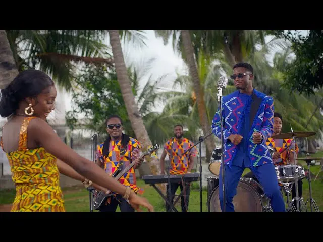Chike-–-Hard-To-Find-Ft.-Flavour-Video